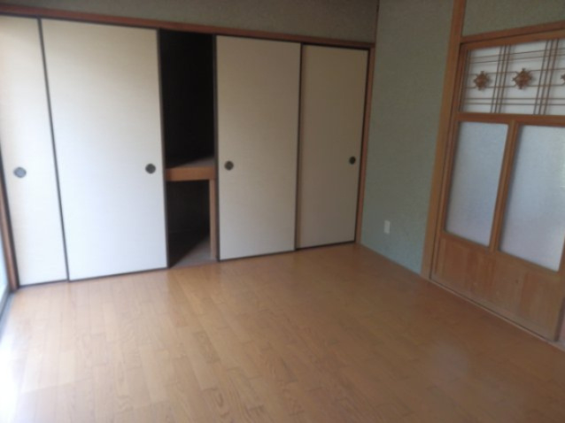 小平井住宅の洋室
