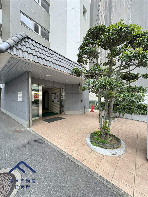 グリーンマンション姪浜のエントランス