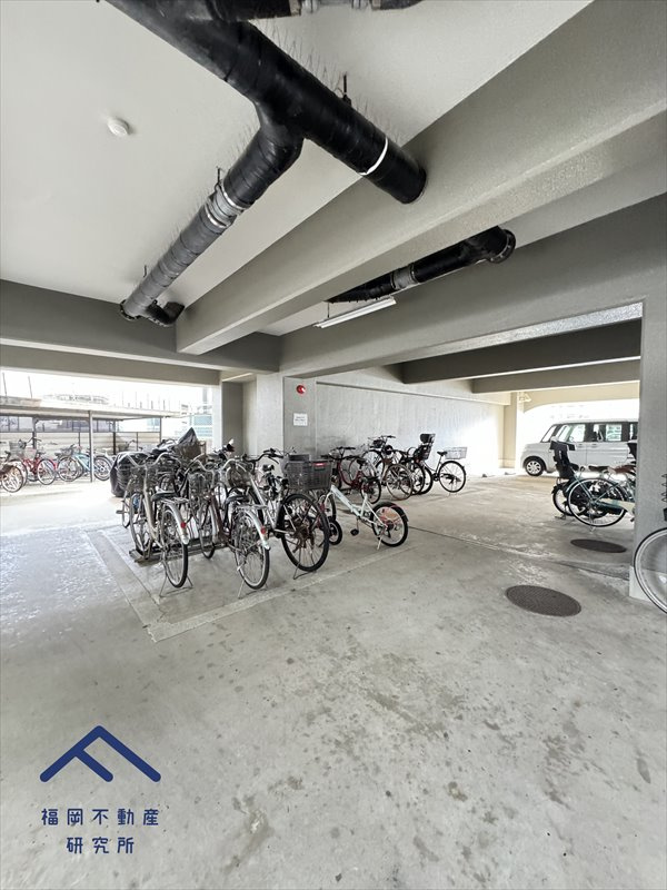 グリーンマンション姪浜の駐車場