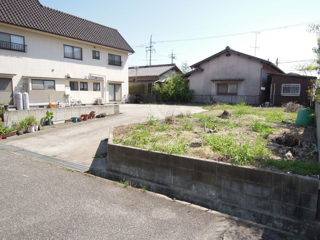 十一番町1売地の前面道路含む現地写真