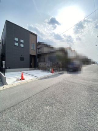 新築戸建　高取北4丁目の前面道路含む現地写真