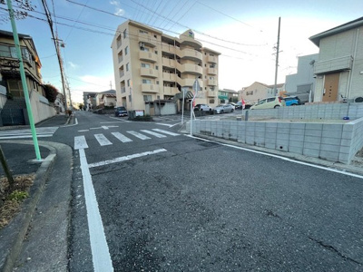 【前面道路含む現地写真】 | 緑区大清水第４　全２棟＜仲介手数料無料＞大清水小・鎌倉台中　新築一戸建て | 前面道路含む現地写真です
