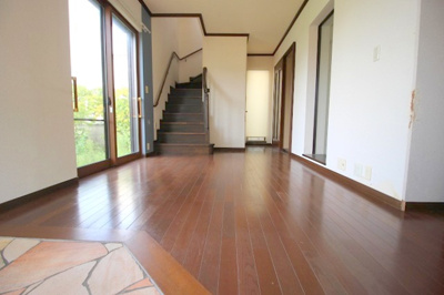 【居間・リビング】 | 楠葉美咲2丁目　中古戸建