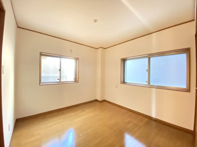 【洋室】 | 三枝ビル