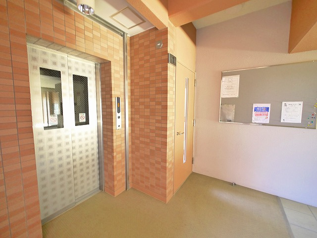 ドゥジェームならのその他共用部分|エレベーター付きで上階でも楽々。