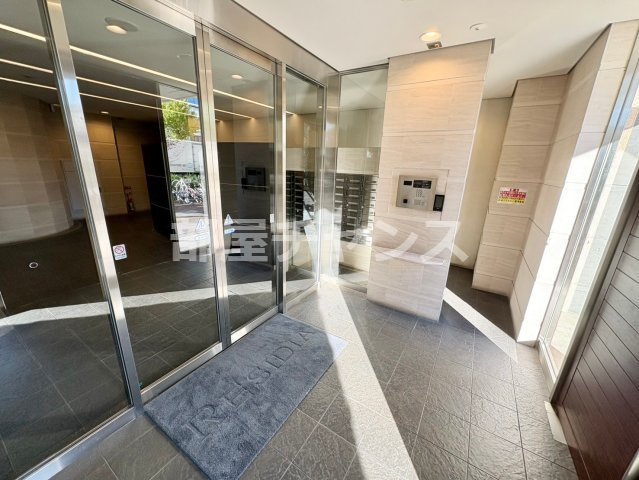 レジディア高岳のエントランス
