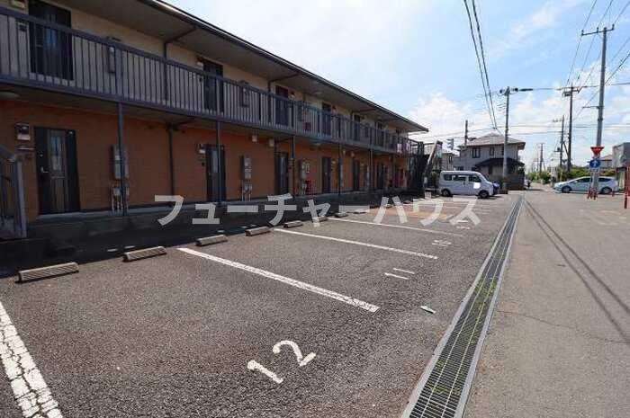 アクアヒルズの駐車場