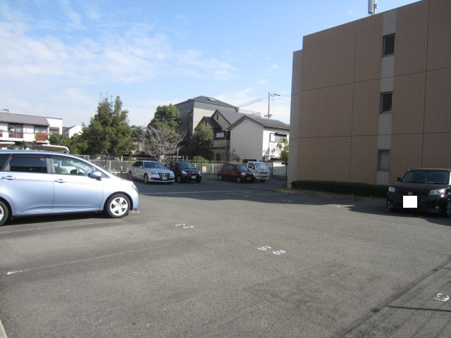 【駐車場】