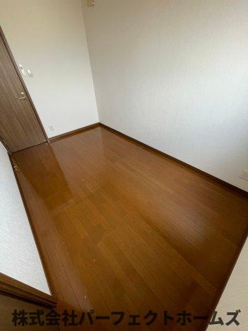 大久保町中古戸建の洋室