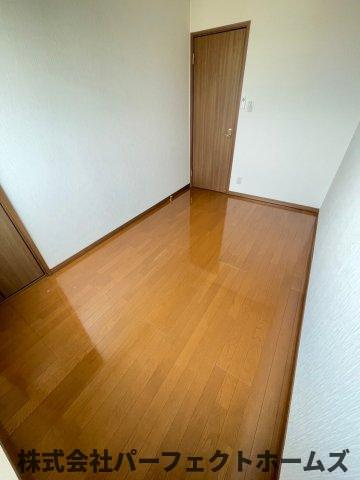 大久保町中古戸建の洋室