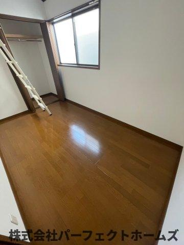 大久保町中古戸建の洋室