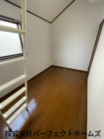 大久保町中古戸建の洋室