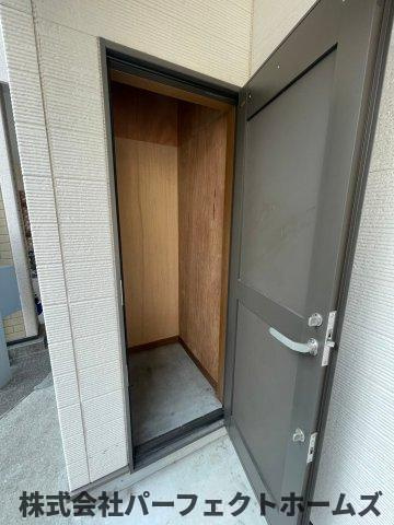 大久保町中古戸建の玄関