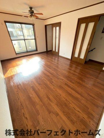 大久保町中古戸建の洋室