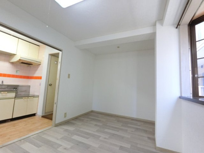 【洋室】 | メゾン小仲台