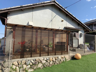 【外観】 | 仰木6丁目　中古戸建 | 雨よけがありますので、洗濯物スペースまたは駐輪場として便利です♪