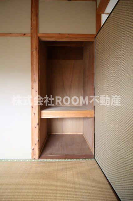 山田貸家(早水町)の和室|柔らかい畳が心地よい和室