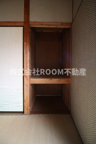 山田貸家(早水町)の寝室|広くて明るい寝室