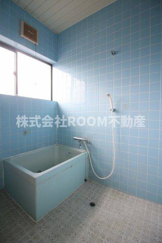 山田貸家(早水町)の洗面所|明るい洗面所です