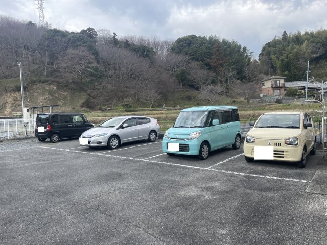 コーポ宮田の駐車場