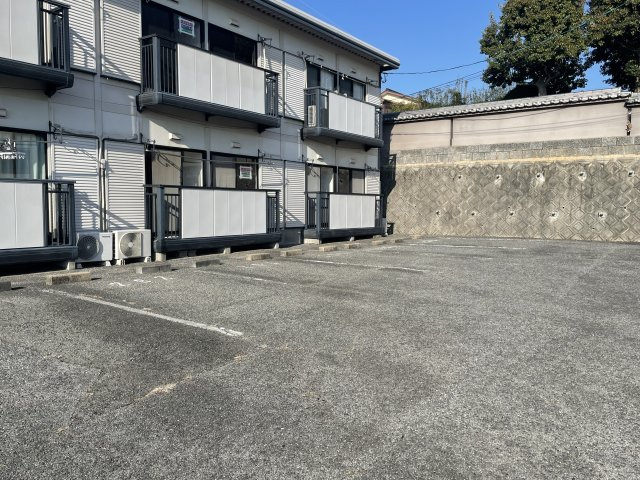 光市光井８丁目のアパートの駐車場