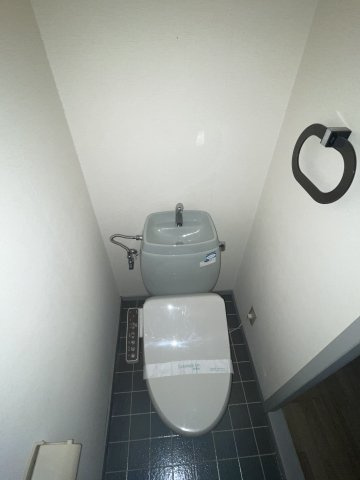 光市光井８丁目のアパートのトイレ