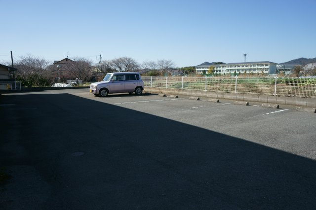 スカイコートの駐車場