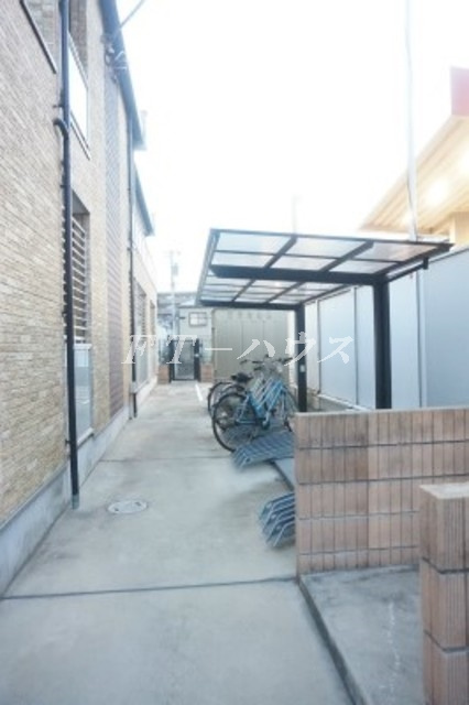 リブリ・LOTUSの駐車場