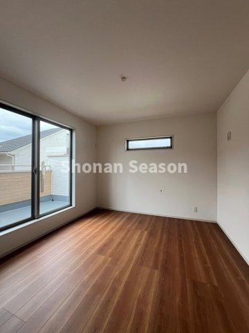 【洋室】 | 全居室６帖以上！広々とした室内は、プライベート時間も充実いたします。