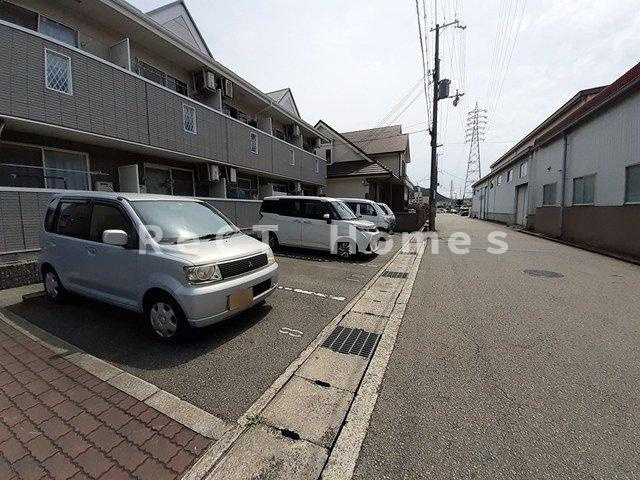 姫路市南条１丁目のアパートの駐車場