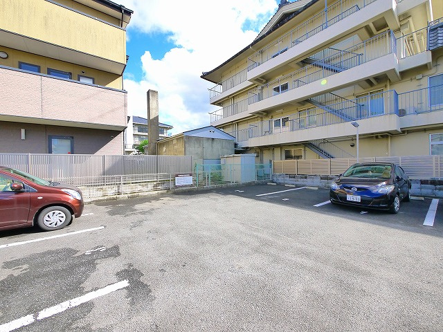 アン　アミの駐車場|駐車場があるので、車を買う予定の方も安心です