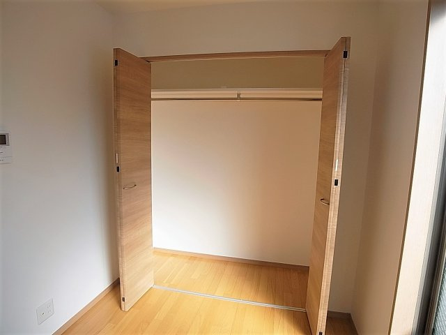 テスラ長田の収納|幅広のクローゼットも完備してます