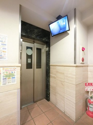 【その他共用部分】 | クリオ新横浜弐番館 | お買い物時やベビーカーの出し入れに便利なエレベーター付です。