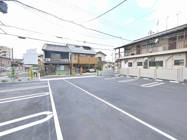 メゾンクレールの駐車場|駐車場に車を止められます