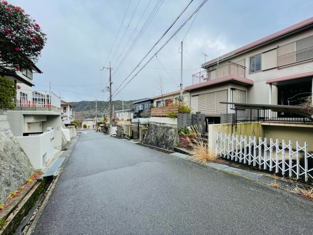 神戸市北区幸陽町2丁目戸建の前面道路含む現地写真