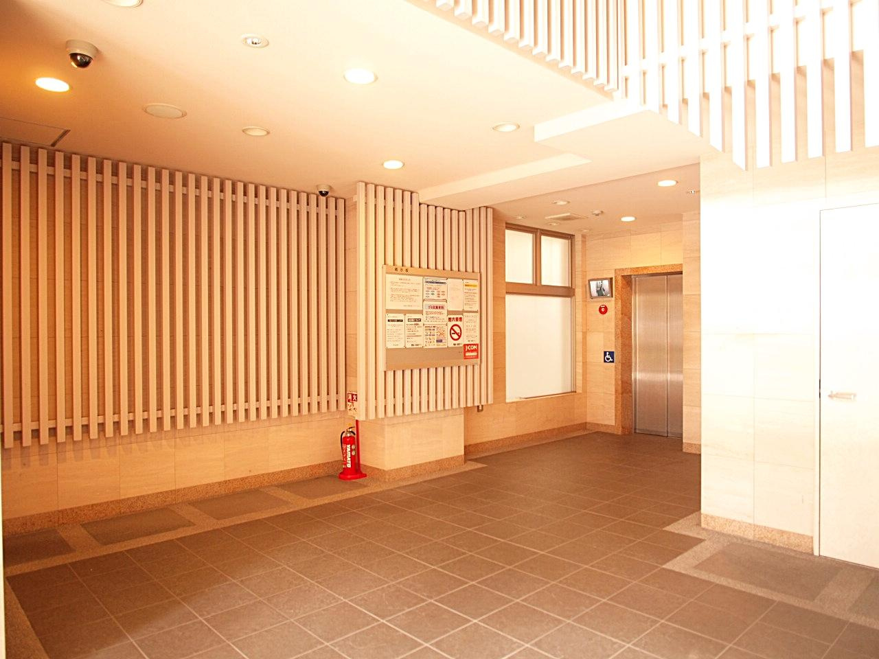 エス・キュート上本町イーストのエントランス