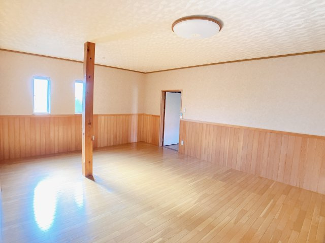 阿久比町　新美様　一軒家の洋室