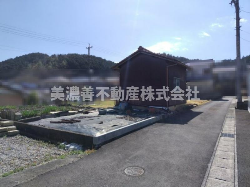 ６２７３５　山県市高木土地の外観
