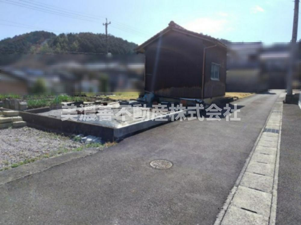 ６２７３５　山県市高木土地の外観