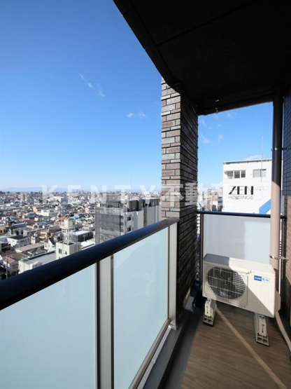 【バルコニー】 | オーパスレジデンス武蔵小山 | お洗濯にも便利なバルコニー付き
