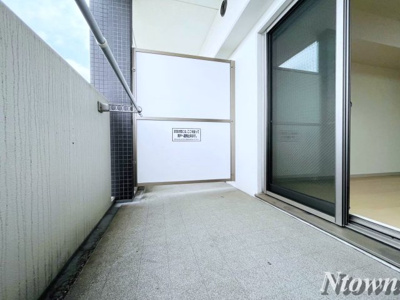 【バルコニー】 | Gramercy Sakae | 暖かな日差しのふりそそぐバルコニー