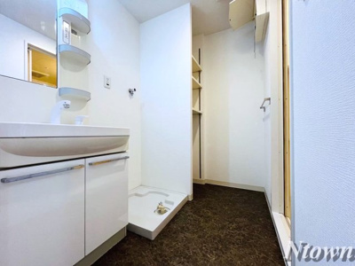 【洗面所】 | Gramercy Sakae | 忙しい朝には欠かせない洗面所です