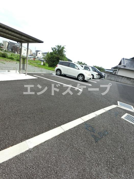ムーン カーサの駐車場|高崎、前橋エリアのお部屋探しはエンドスケープまで！お客様の理想お聞かせ下さい♪