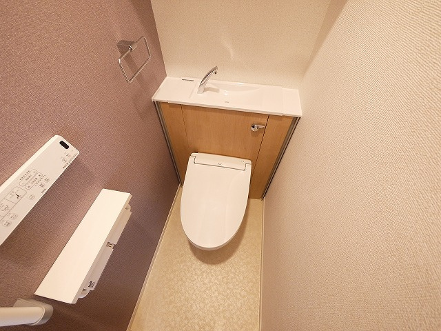 メゾンクレールのトイレ|清潔感のあるトイレです