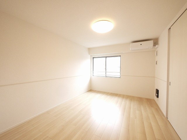 メゾンクレールの居間・リビング|ゆったり過ごせる居間です