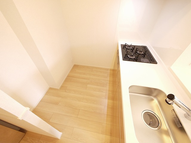 メゾンクレールのキッチン|コンパクトなキッチンで掃除もラクラク