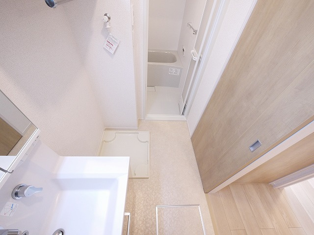 メゾンクレールの洗面所|ゆったりとスペースのある洗面所