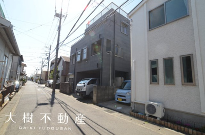 【前面道路含む現地写真】 | 海老名市東柏ケ谷４丁目　中古戸建て　【仲介手数料無料】 | ※令和6年3月中旬に撮影