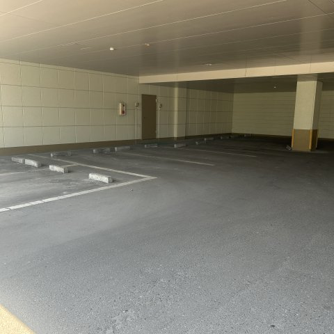 プラザマンション中島の駐車場