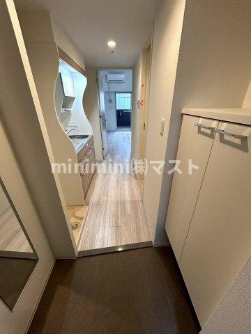 セレニテ九条リアンの玄関